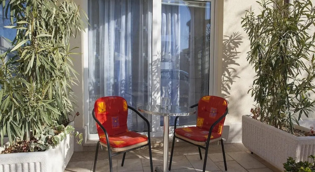 Студия Apartment Almera N2