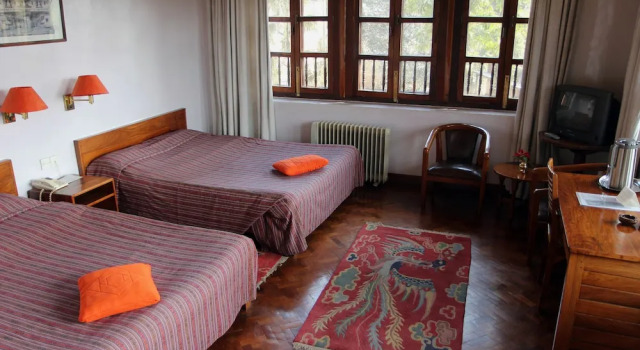 Полулюкс Hotel Vajra