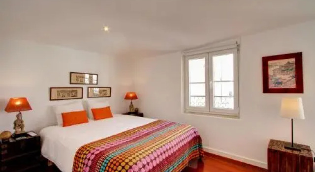 Great Duplex Apartment in Alfama with AC, Забронировать Апартаменты/квартира Санта-Мария-Майор Лиссабон, рядом с Money Museum