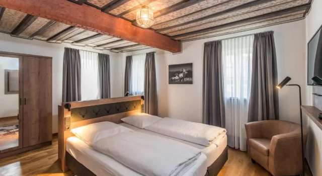 Hotel-Restaurant Heiligenstadter Hof, Rezervasyon Otel Heiligenstadt Franconian Switzerland