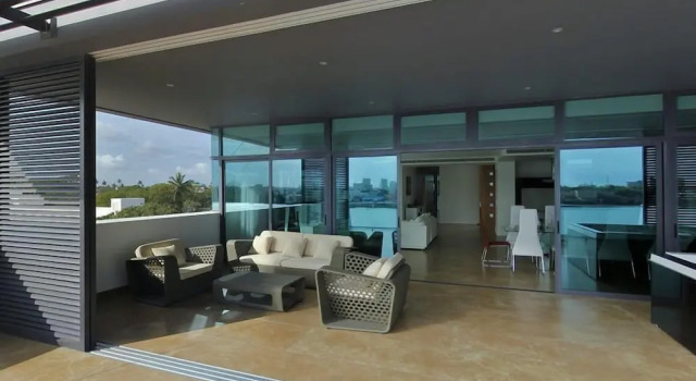 Номер Standard Hotel English Point Marina & Spa