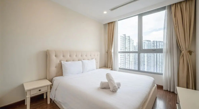 LUNA Apartment- Vinhomes Central Park, Забронировать Апартаменты/квартира Отели Куан-Бинь-Тхань с бассейном, Бассейн