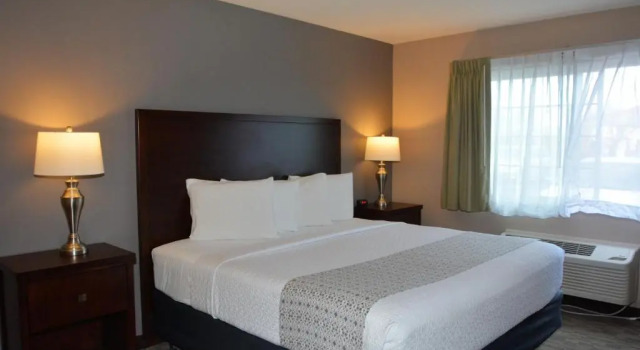 Двухместный номер Executive FairBridge Inn & Suites DuPont