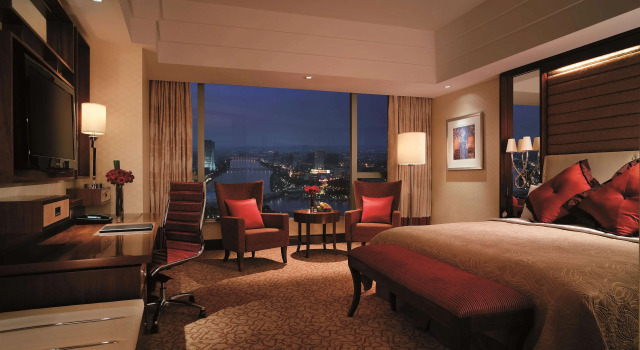 Двухместный номер Horizon Club с видом на реку Shangri-La Ningbo