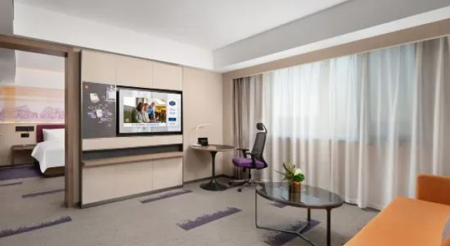 Business Suite Hampton