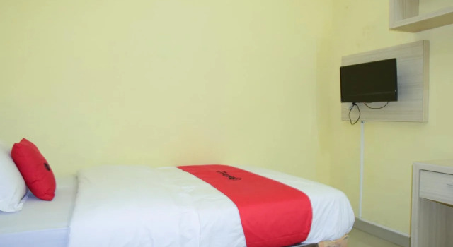 Kostel Arya Putri by RedDoorz, Book Hotel Sleman Yogyakarta Province