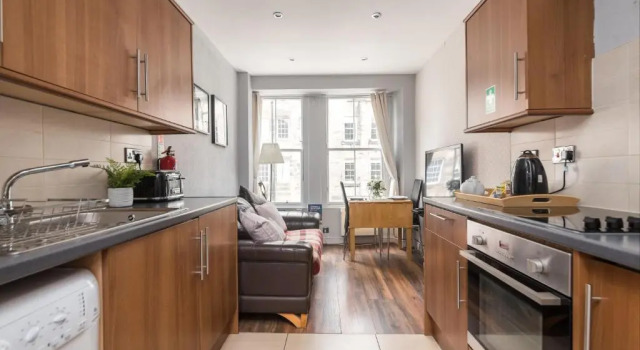 Апартаменты F&O Apartments - 1 bedroom Royal Mile apt Stunning castle view Sleeps 2