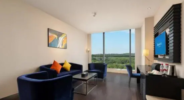 Двухместный люкс Deluxe c 1 комнатой Ramada by Wyndham Zhenjiang Dagang New District