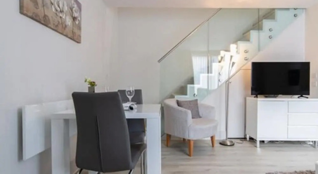 Апартаменты Business Citystay Living - Midsummer Mews