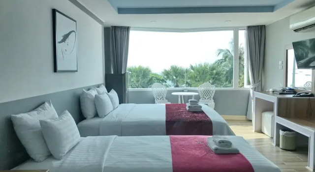 Трёхместный номер Executive с видом на море The Beach Front Resort, Pattaya