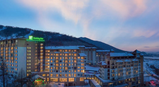Номер Standard Holiday Inn Jilin Beidahu by IHG