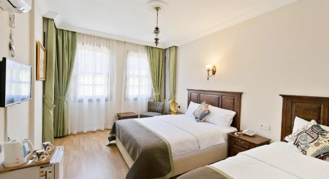 Трёхместный номер Deluxe Hadrian Gate Hotel