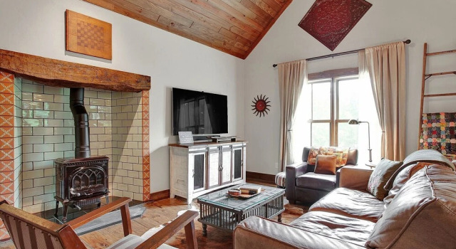New! Luxury Home Near Main St. w/2 Hottubs&firepit, Забронировать Отель Бизнес-отели Фредериксберг, рядом с Музей объединенной церкви, 4* 5*