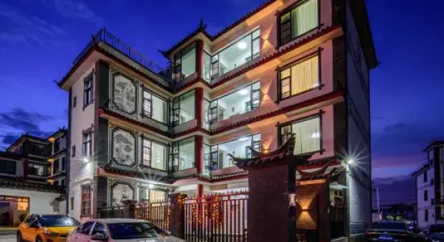 Yuyue · Seeking seclusionTranquil Resort Projection Luxury and Beautiful Accommodation, Prenota Resort Hotel a Lijiang con parcheggio, Parcheggio