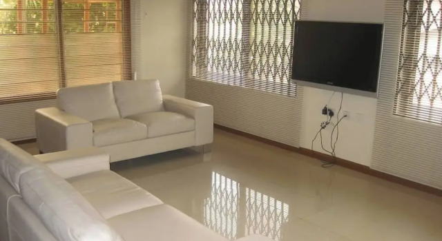 Room-ghouse Room B Ideal For Friends fam