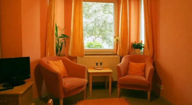 Slunecni Dum, Забронировать Отель Отели Чески-Крумлов с парковкой, рядом с House of the Dyed Cloth, Парковка