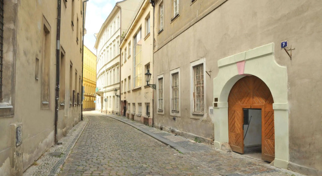 Apartment house Anenská, Rezervovat Apartmán Hotely v Praha s parkováním, poblíž Charles Square, Parkování