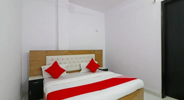 Red Carmine by OYO Rooms, จอง โรงแรม นิวเดลี Delhi NCR