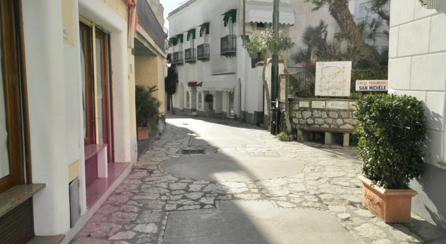 Bellamania B&B, Book Hotel Businesshoteller i Anacapri, 4* 5*