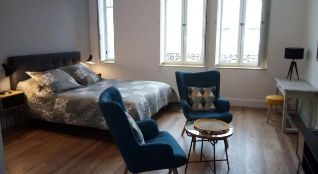 Апартаменты Grand studio de charme rénovation haut de gamme centre historique CAHORS