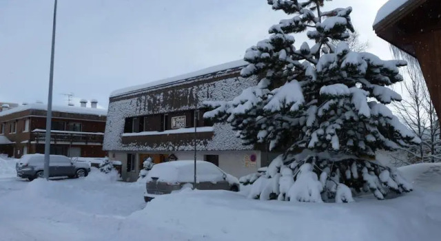 Chalet Isba, Забронировать Шале Виллы Овернь-Рона-Альпы, Вилла
