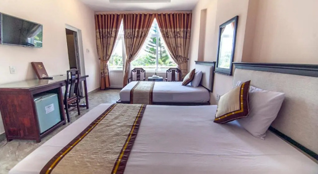 Четырёхместный номер Standard Song Huong Hue Hotel