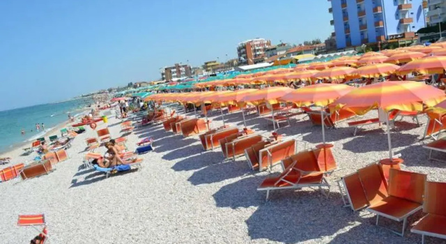 casa vacanza fronte mare fano sassonia