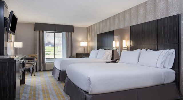 Четырёхместный номер Standard Holiday Inn Express & Suites Cooperstown by IHG