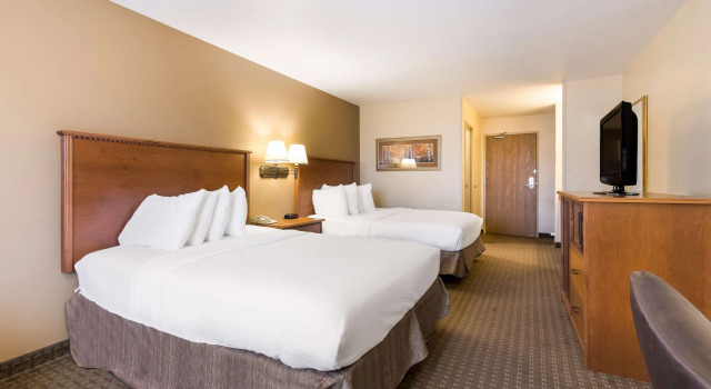 Четырёхместный номер Standard Best Western Empire Towers
