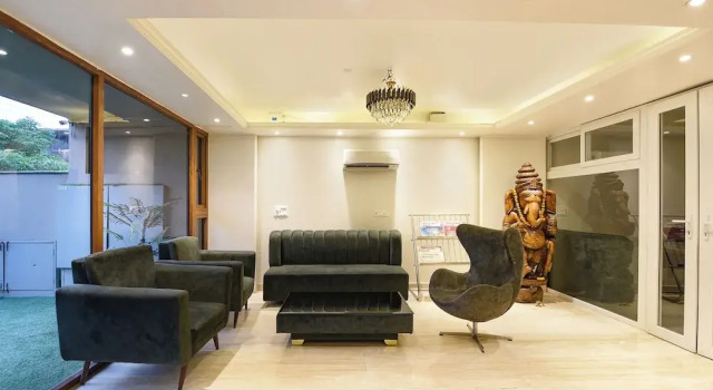 FabHotel Harnoor House - Gold Souk Mall, Забронировать Отель Гургаон Gurgaon Region, рядом с Улица Гольф-Корс-роуд