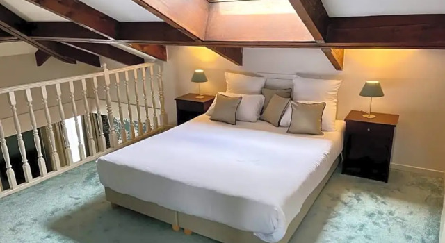 Люкс Hotel Le Cardinal Rueil Centre