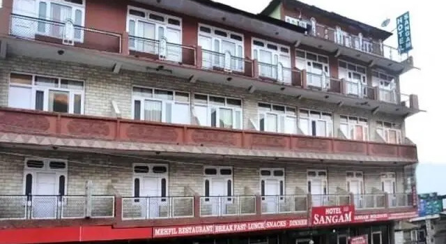 Hotel Sangam, Забронировать Отель Отели Бхунтар с завтраком, Завтраки
