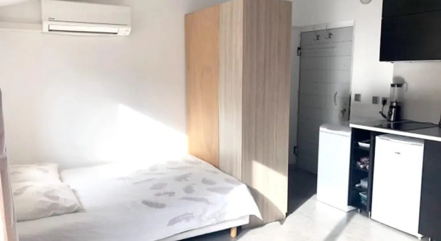 Studio in Aix-En-Provence, with Wonderful City View, Furnished Terrace And Wifi, Забронировать Апартаменты/квартира Отели Экс-ан-Прованса с парковкой, рядом с Статуя Поля Сезанна, Парковка