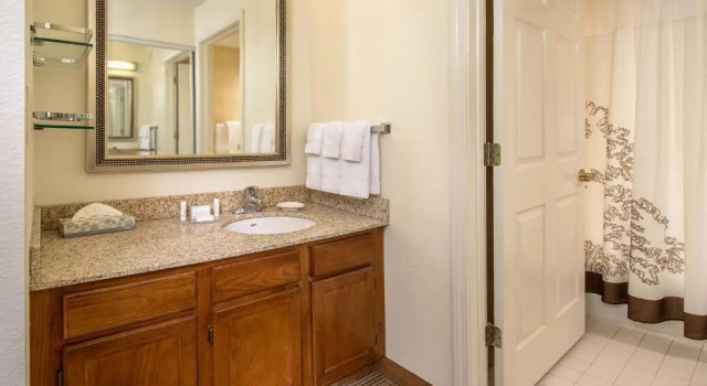 Четырёхместный люкс с 2 комнатами Sonesta ES Suites Charleston