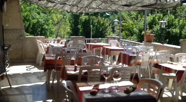 Hotel La Fontaine, Забронировать Отель Сен-Мартен-де-Бром Valensole Plateau