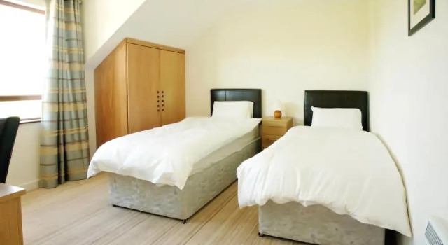 Corran Meabh Holiday Village Lahinch 4007, Забронировать Дом для отпуска Коттеджи Лехинч, рядом с Пляж Лахинч, Коттедж