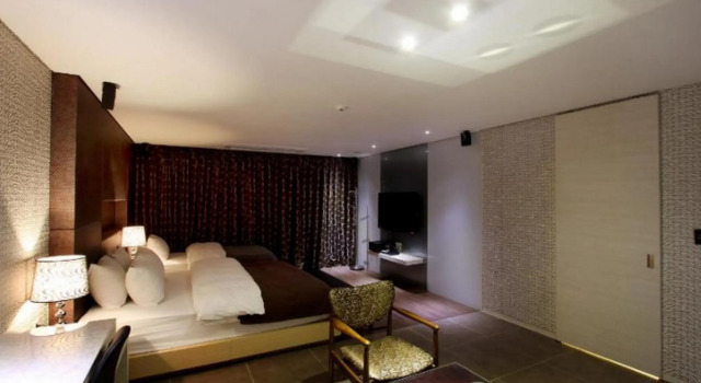 Полулюкс Uijeongbu Latree Hotel