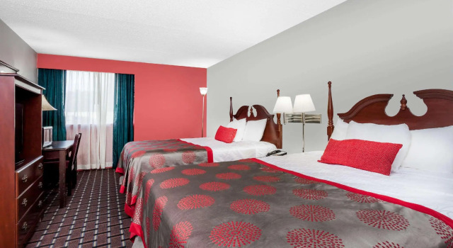 Четырёхместный номер Standard Ramada by Wyndham Henderson/Evansville