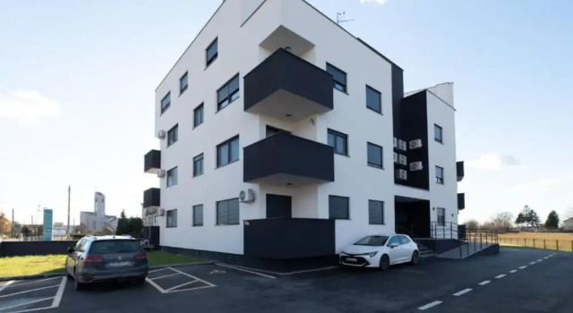 Apartman Kona - Modern Comfort With 2 Parking Spaces, Rezerwuj Apartament Sesvete Zagrzeb