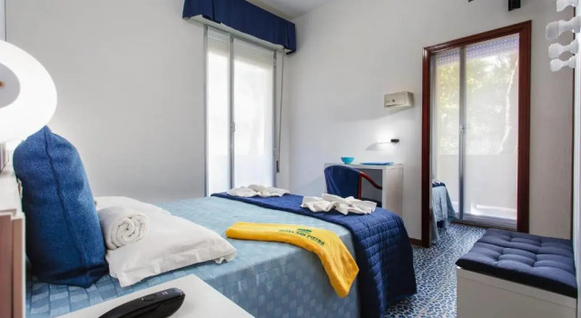 Трёхместный номер Standard с балконом Hotel San Pietro