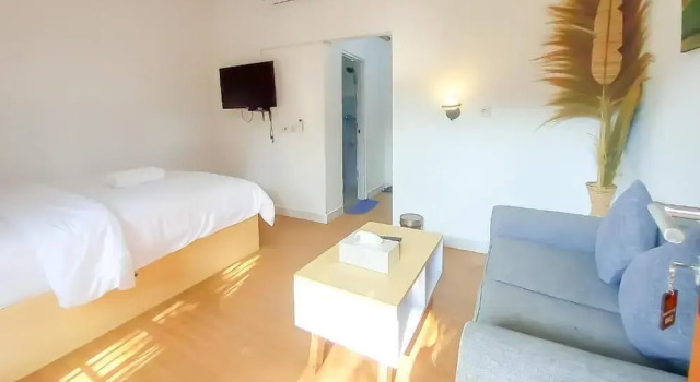 Abams Gili Air
