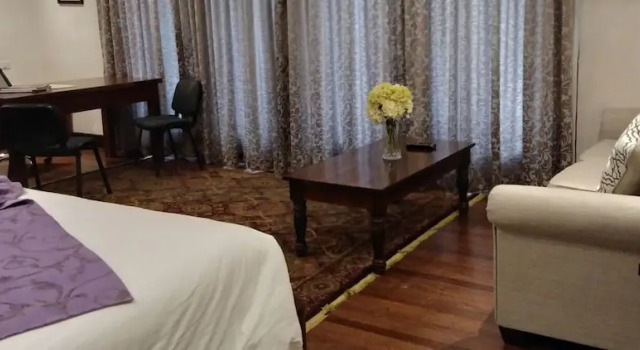 Четырёхместный люкс Log Cabin Hotel - Baguio