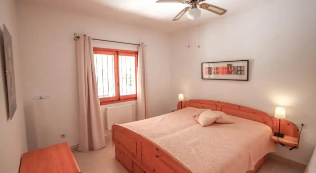 Sola - pretty holiday property with garden and private pool in Benissa