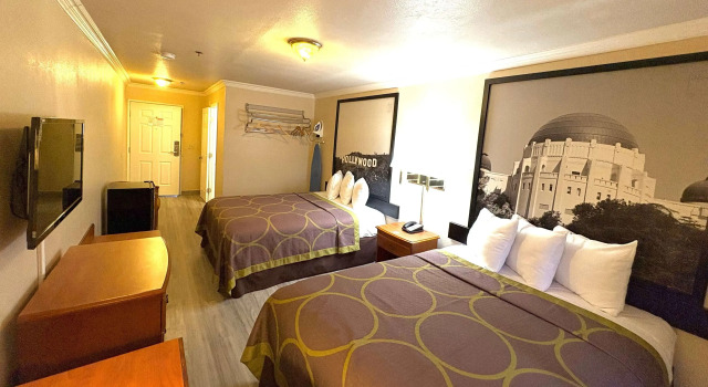 Super 8 by Wyndham Hollywood/LA Area