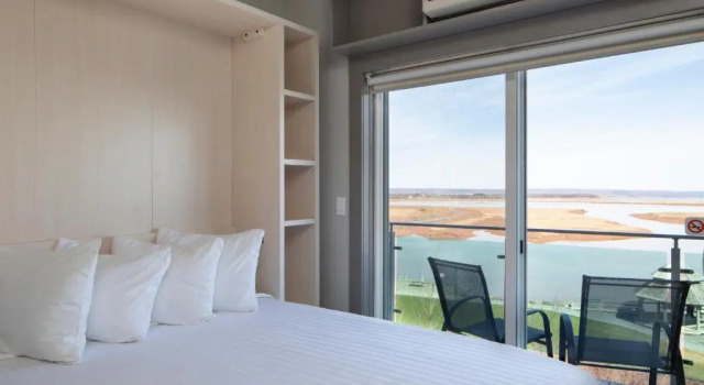Люкс с видом на море Micro Boutique Living Wolfville