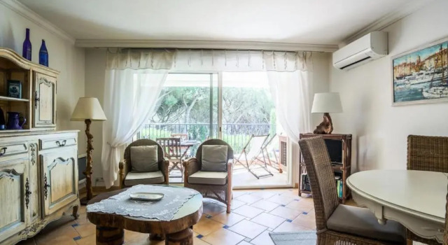 Appartement 3 pièces 4 pers proche commerces 75057, Забронировать Апартаменты/квартира Отели Сент-Максима с бассейном, Бассейн