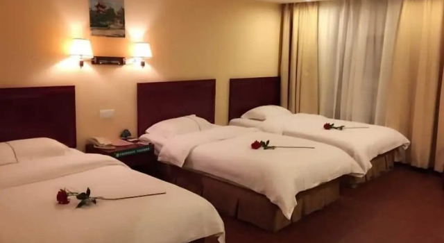 Семейный номер Standard с балконом GreenTree Inn Suzhou Mudu Ancient Street Express Hotel