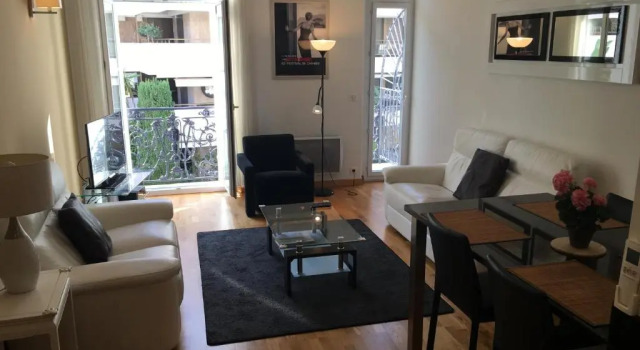 Golden Triangle 2Br/2Ba, Забронировать Отель Отели Канн с парковкой, рядом с Le Croisette Casino Barriere de Cannes, Парковка