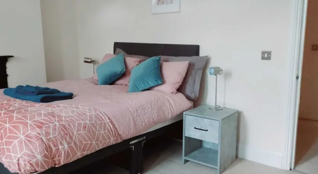 Monthly, Short, Stays 2-bed Apartment in Reading