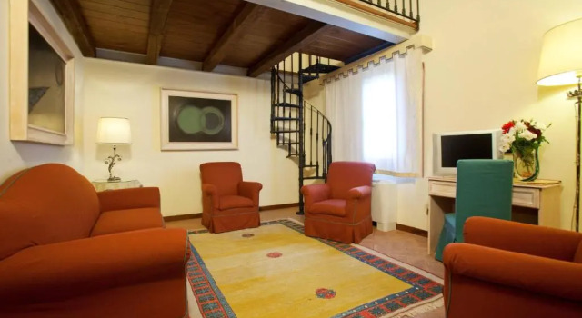 Трёхместный номер Deluxe Sovana Hotel & Resort